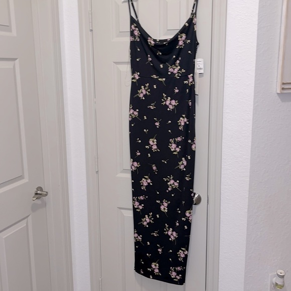 Vanessa’s closet - Picture 1 of 7
